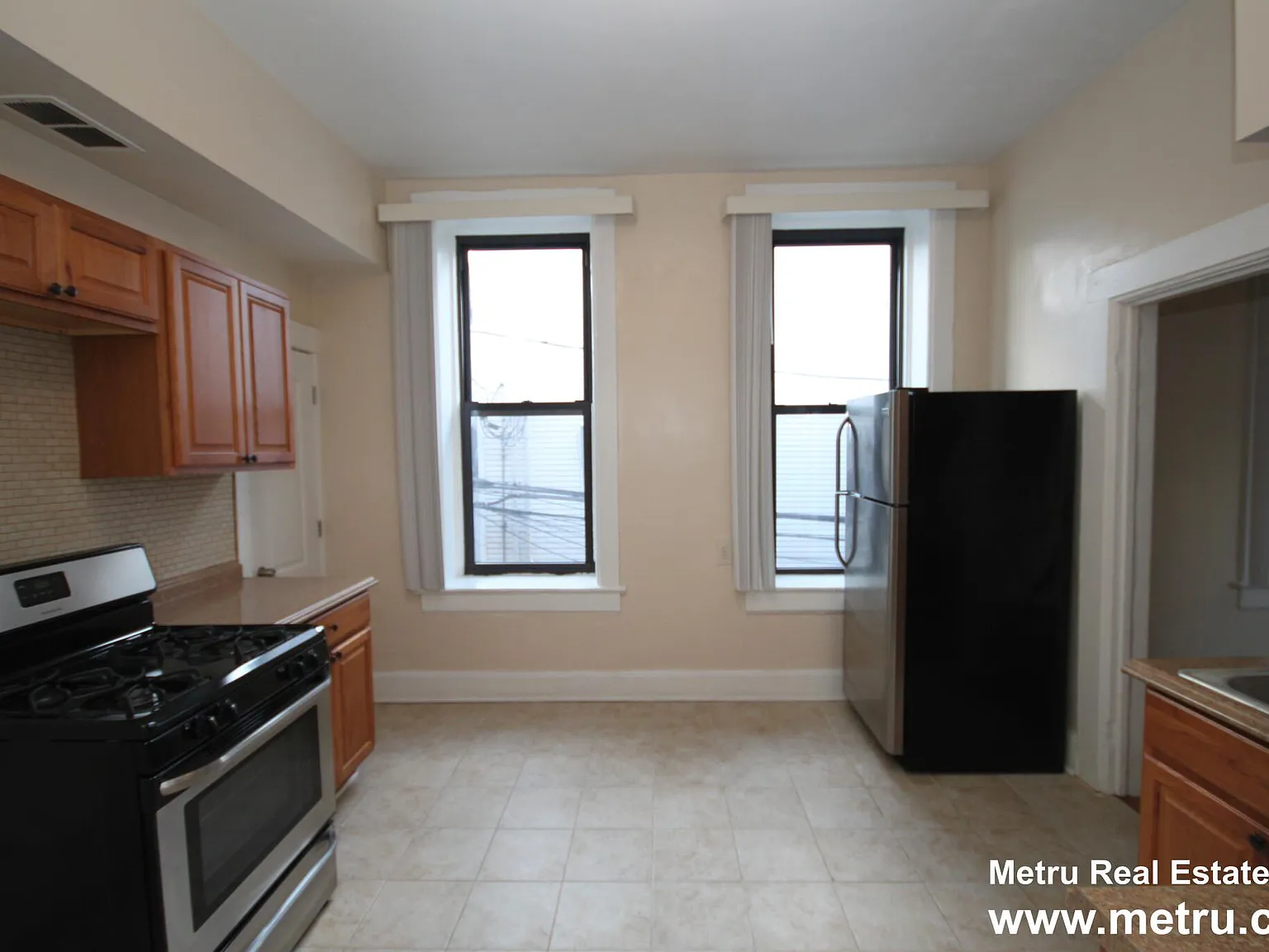 2346 W McLean Ave — Photo 2