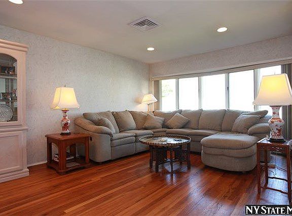3rd image of 251 Mercury St