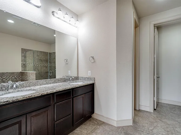 24111 Valencia Ridge Ln — Photo 30