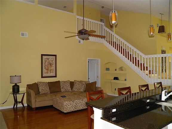 5th image of 102 Harwood Cir