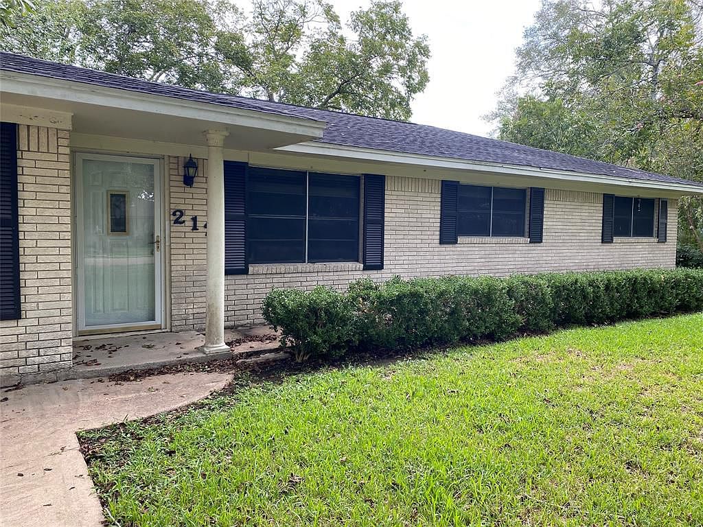 212 Avenue B, Brazoria, TX 77422 Zillow