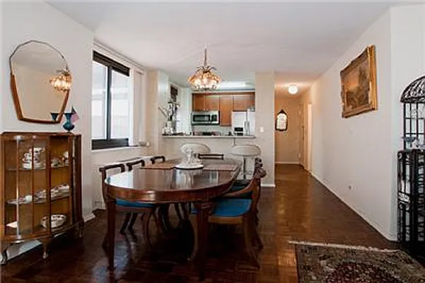 Rented by City Connections Realty | media 2