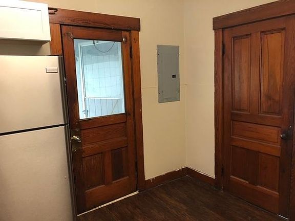 2nd image of 206 N 20th St
