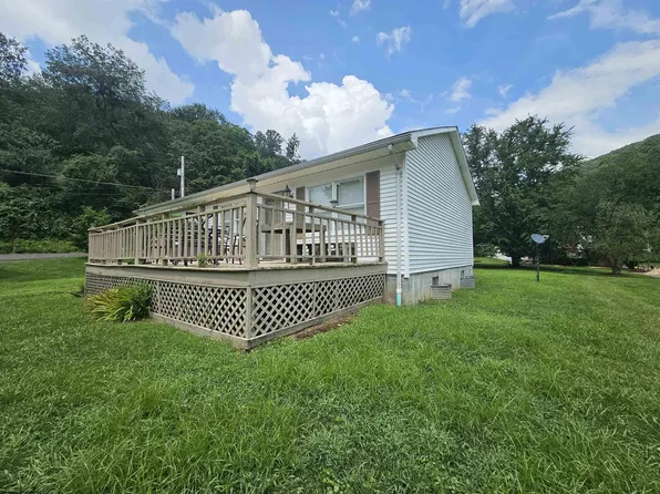 13 Church Fork Rd, Hundred, WV 26575