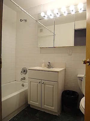 Rented by KVNY Soho | media 71