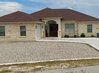 110 La Paloma Dr, Del Rio, TX 78840