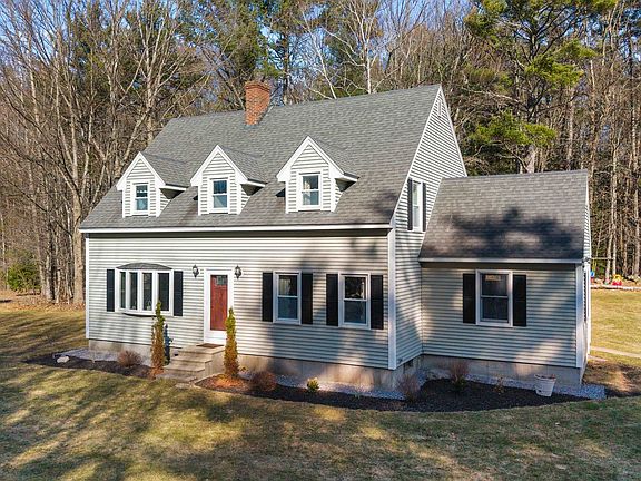 2nd image of 916 River Road