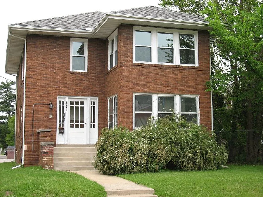 1911 W Laura Ave APT A photo 1