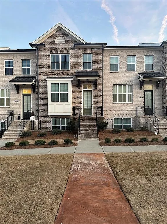 3 bed, 3.5 bath, 1958 sqft, $2,825 — Photo 3