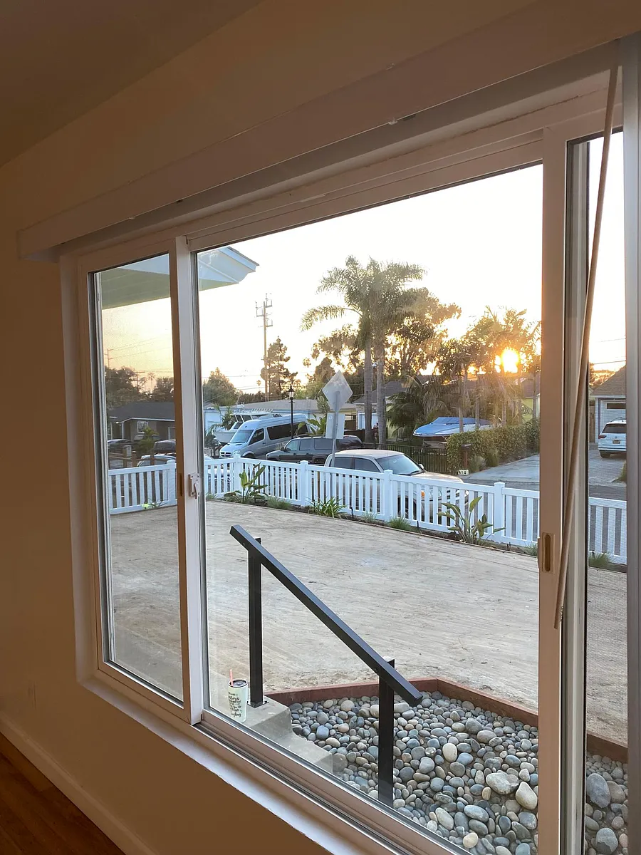Building Photo - 615 Sunset Dr