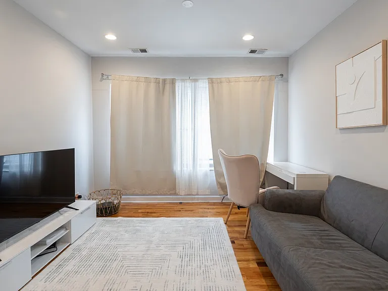 7226 N Rogers Ave #3 — Photo 9