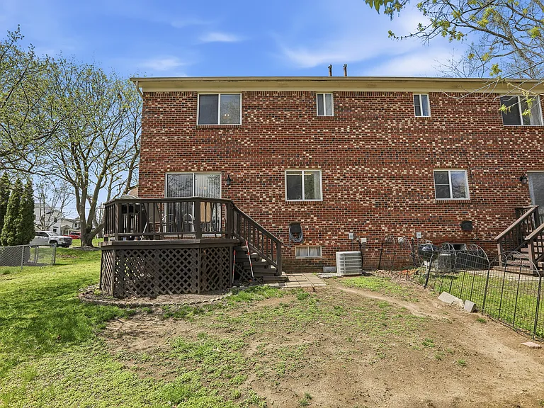 107 Hacker St — Photo 26