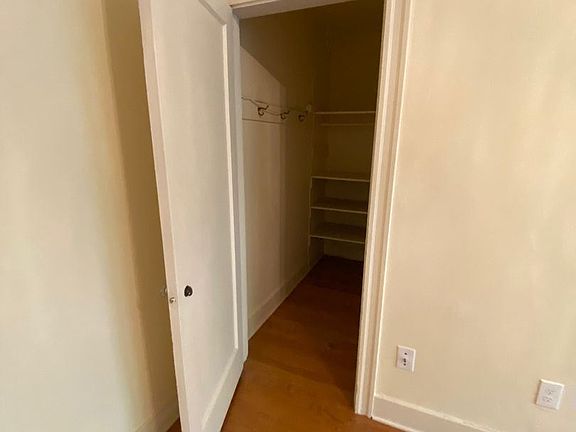 3rd image of 921 1st Ave W #101