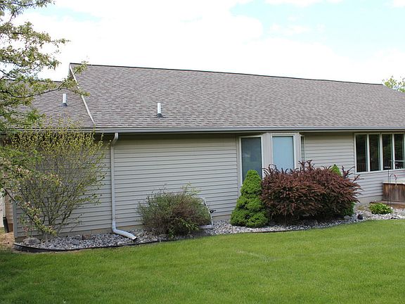 3rd image of 2424 Briarhill Dr