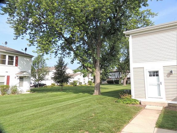 2nd image of 202 Russet Way #0
