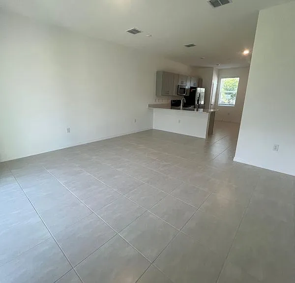 2898 Skyline Loop — Photo 2