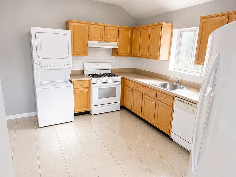 242 Prentiss Ave #2 — Photo 4