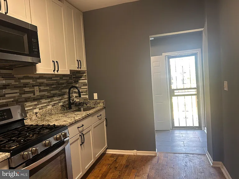 1516 N Mount St — Photo 29
