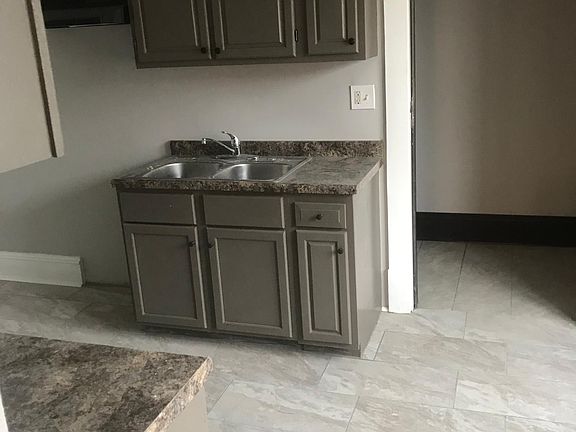 3rd image of 1926 Central Ave NE APT 1