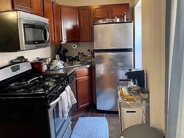 10 Hull St APT 2
