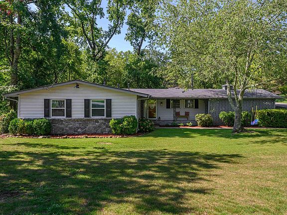 2nd image of 2289 Larkspur Dr