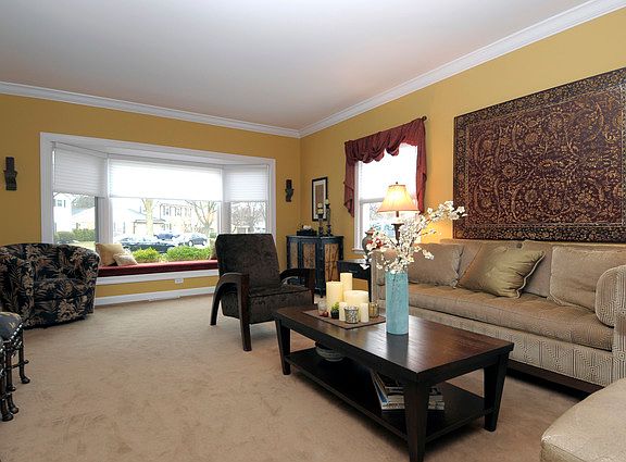 5th image of 1045 E Viator Ct