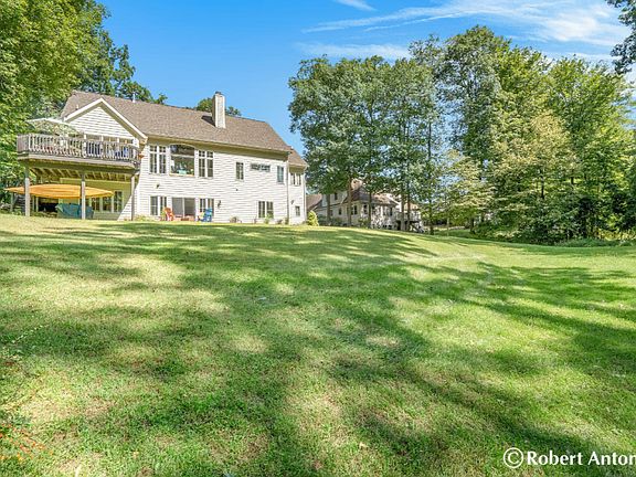 3rd image of 2025 Cascade Farms Dr SE