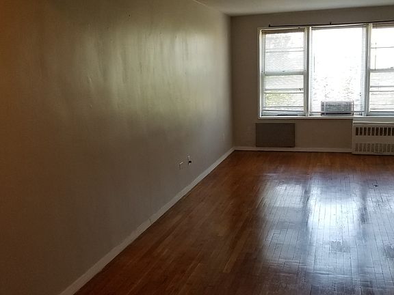 4th image of 1 E Broadway APT 3B