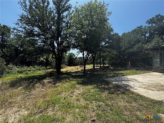 2nd image of 472 Pecos Ln
