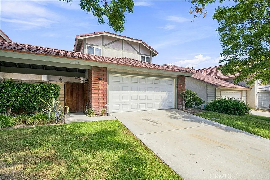 4 bed, 2103 sqft, $4,250 — Photo 2