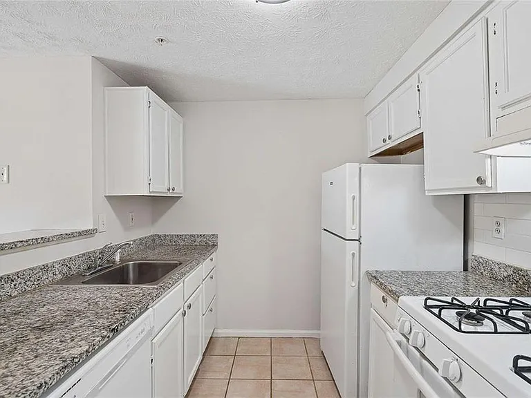 1465 Keys Crossing Dr NE — Photo 8