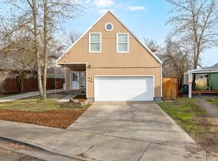 542 Tulipan Way, Talent, OR 97540