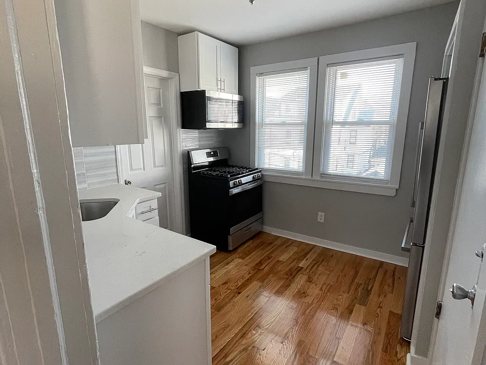 109 Huntington Ter #3
