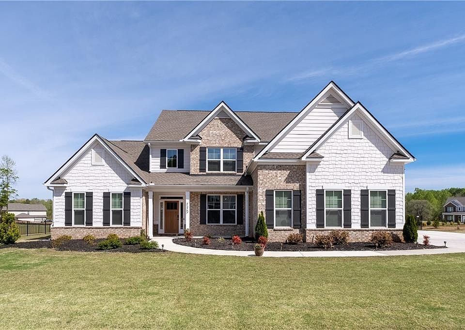 1st image of 175 Belvoir Pl