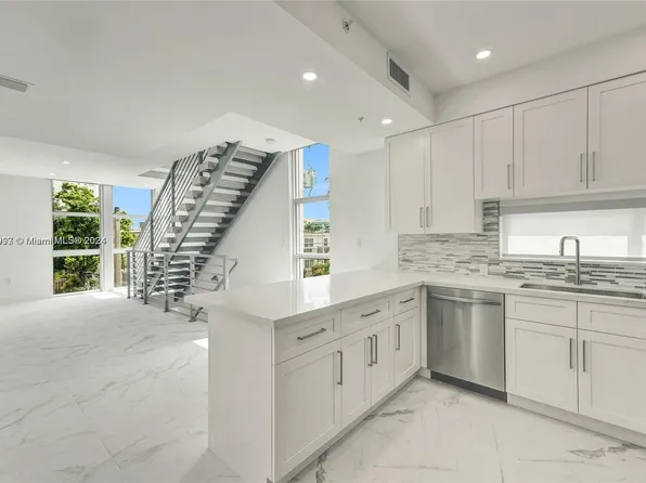 7645 Carlyle Ave #2, Miami Beach, FL 33141