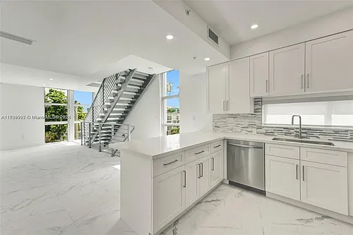 7645 Carlyle Ave #2 Photo 1
