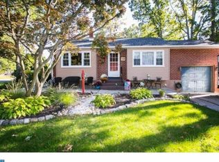 100 Sherwood Dr, Turnersville, NJ 08012