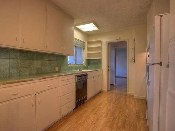 3rd image of 3669 Meridian Ave