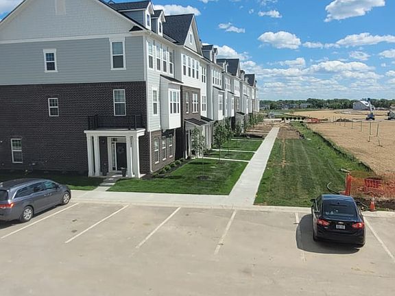 3rd image of 1806 Blenker Dr Unit 1