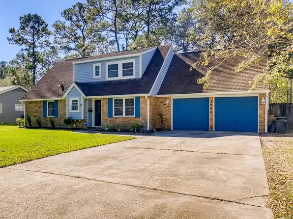 3004 Woodland Dr, Dickinson, TX 77539