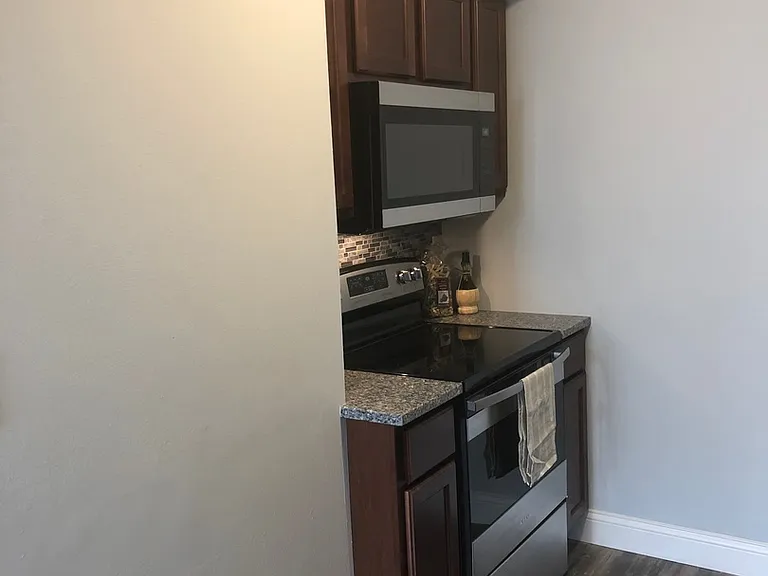 351 Rose Marie Ct — Photo 3