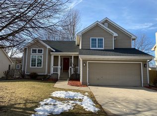 2040 NW 144th St, Clive, IA 50325