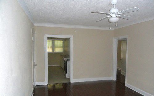 4th image of 364 Cossitt Pl