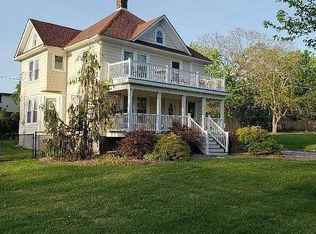 11 1st Ave, Moriches, NY 11955