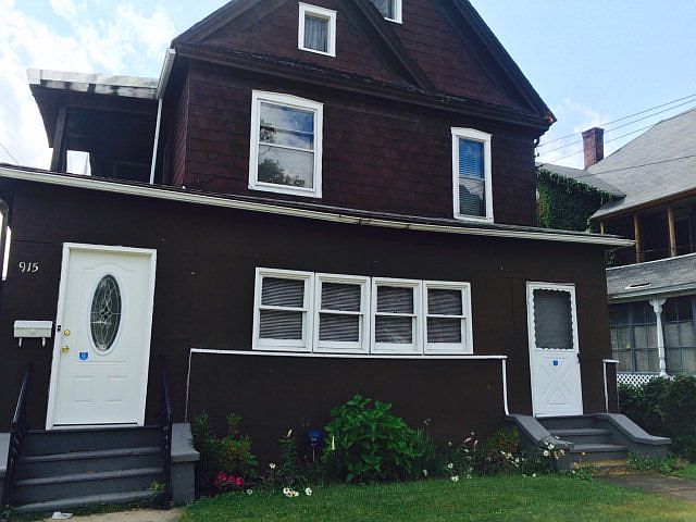 1st image of 915 Lake St