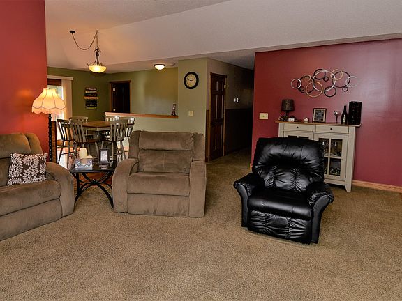 5th image of 9055 Deer Dr