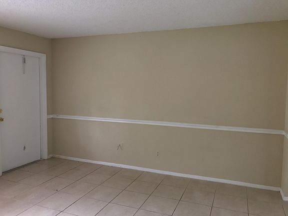 2nd image of 4265 Desoto Ave APT A