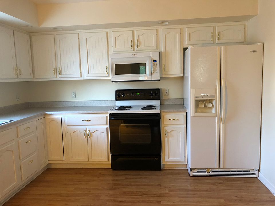 1st image of 100 Westwood Pl