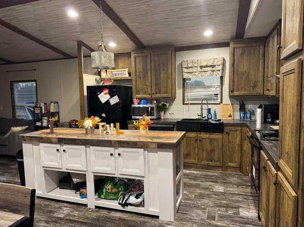 1329 County Road 133, Town Creek, AL 35672