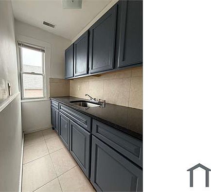 2nd image of 168 Lloyd St #2